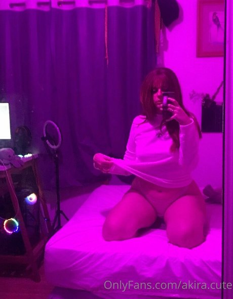 akira cute schöne pornostar galerie