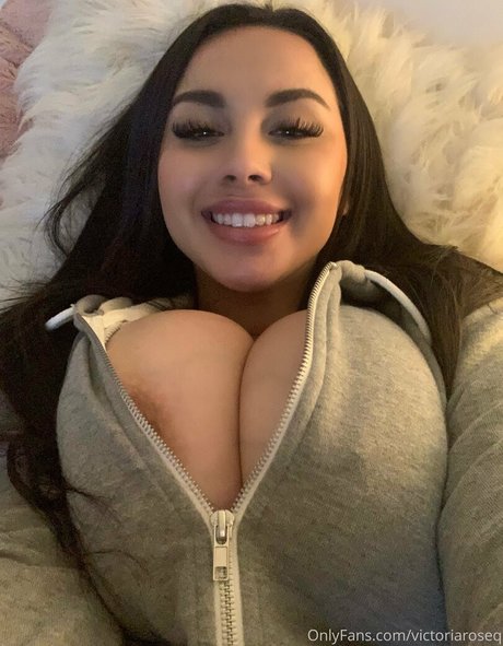 Victoria Roseq nackt top foto