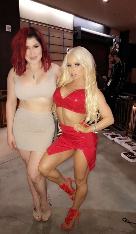 nikkidelano porno fotos