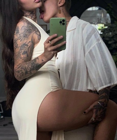 Mamacito exklusive nackte fotos