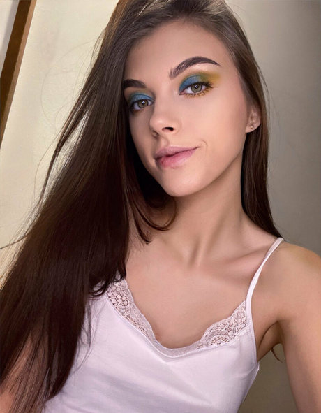 lana virg exklusive pornografische foto