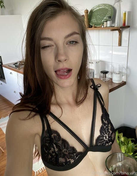 lana virg model pornographische foto