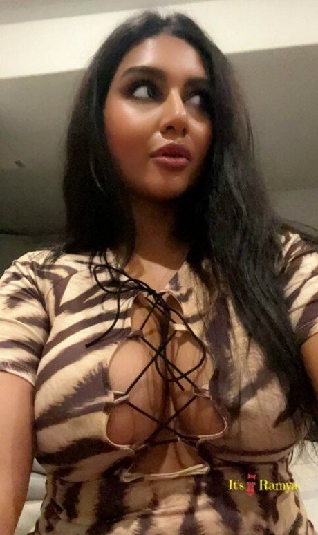 Ramyainti porno akt galerien