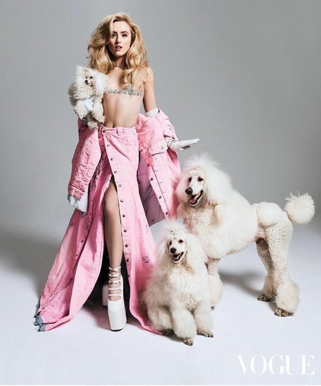 Kathryn Newton porno xxx foto