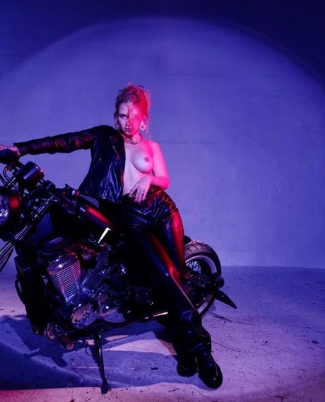 Katru ru nacktheit pornographische foto