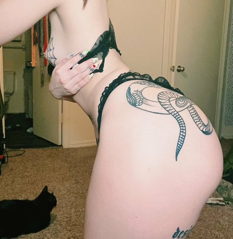 yung cakee model kunst archiv