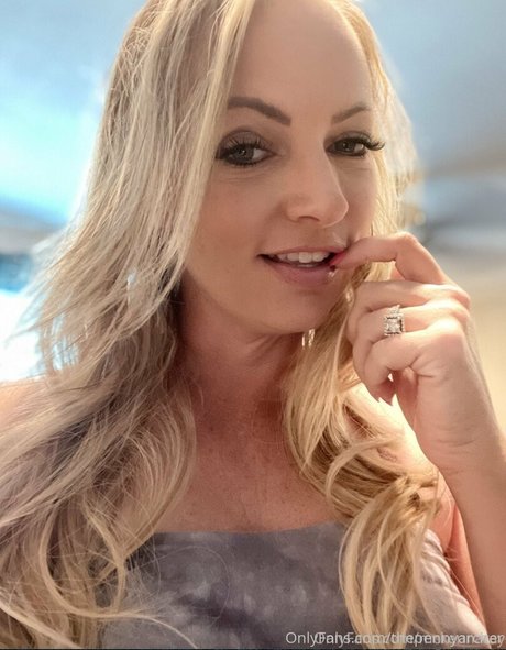 yoga asiatische onlyfans porno nackte foto