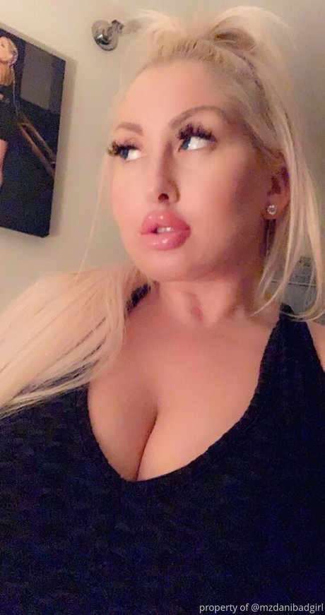 mzdanibadgirl kunst exklusive bild