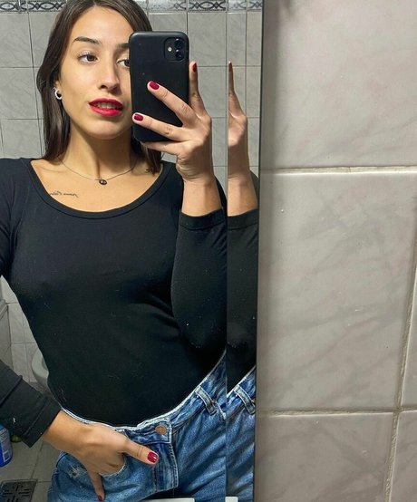 Caterina Benedetti hübsche xxx bild