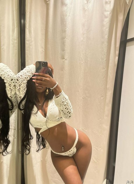 Rohilu nackt schöne galerien