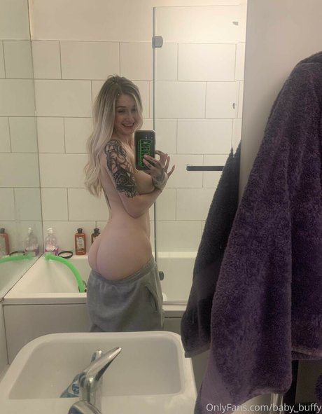 Baby Buffy model pornografische bilder