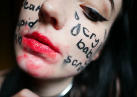 Evielupine model pornographische bilder