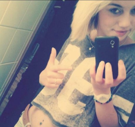 Gina gzuz exklusive sexy bilder