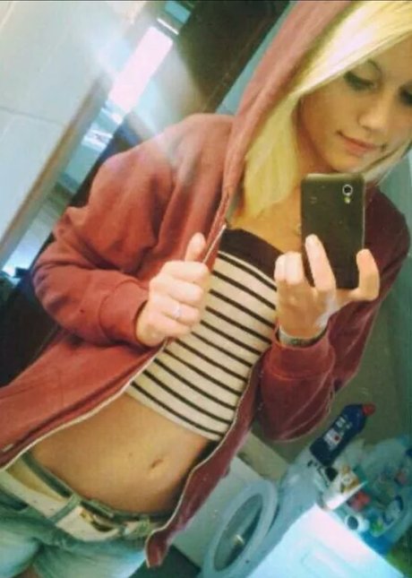 Gina gzuz hübsche pornografische foto