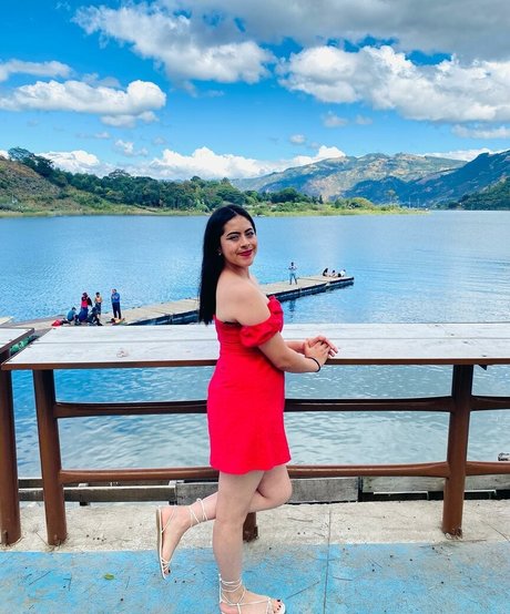 Goddes Tanya top sexy galerie