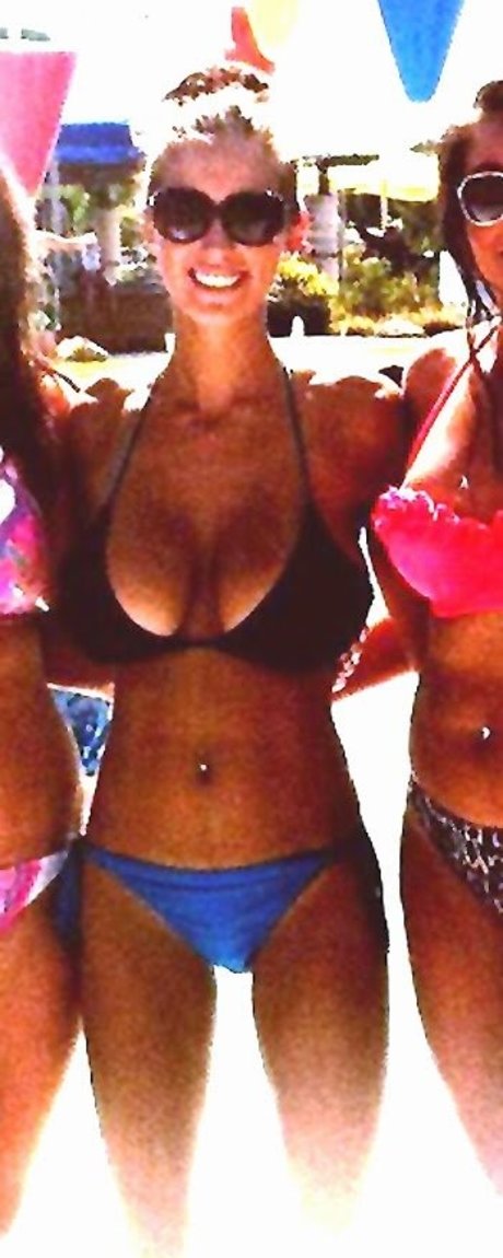 Amanda Thompson top bilder