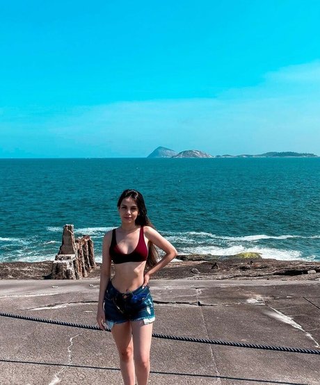 Laryssa Bitencourt exklusive nackte fotos