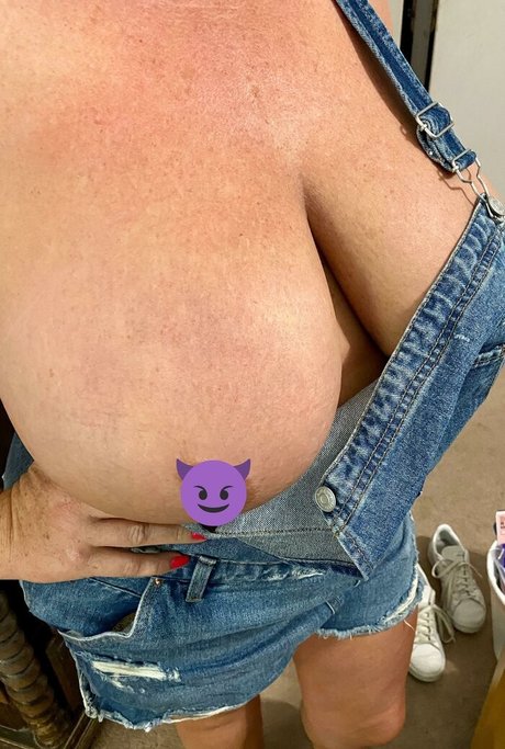 Busty38HH xxx erotische bilder