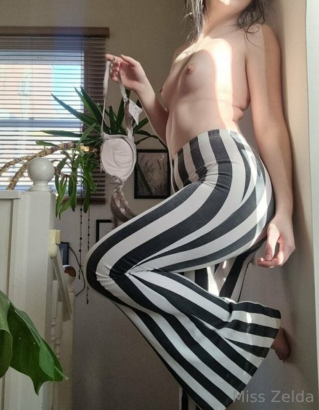 Miss Zelda model nackt archiv