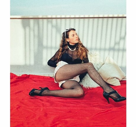 Burcu Bakdur erwachsene nackten archiv