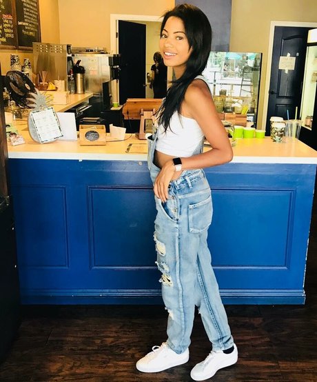 Camille Hyde model hd archiv