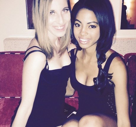 Camille Hyde kunst exklusive bild