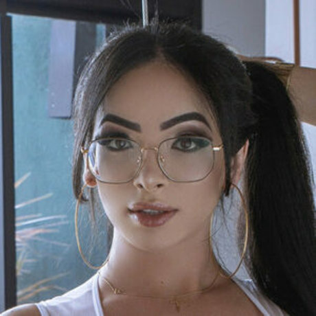 Julia Denttelo erwachsene hübsche fotos