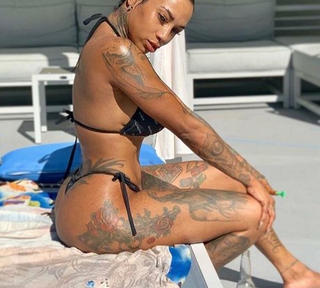 schwarze oma-onlyfans nackt hd fotos