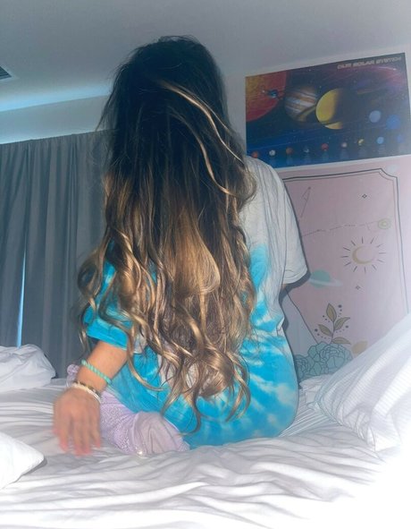 Alahna Ly hübsche nackten galerien