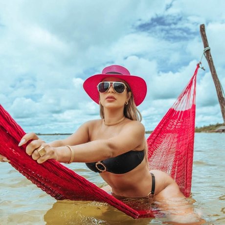 Deolane Kevin Viuva sexy perfekte bilder