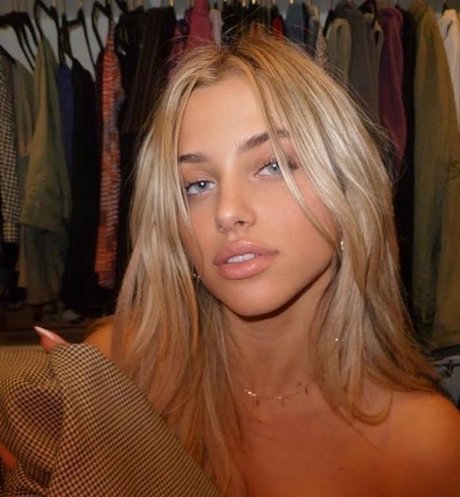 Elle Danjean nackt pornostar galerien