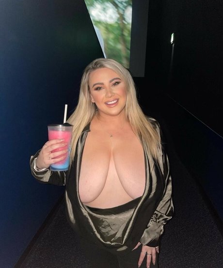 This is laura xxx hübsche bild