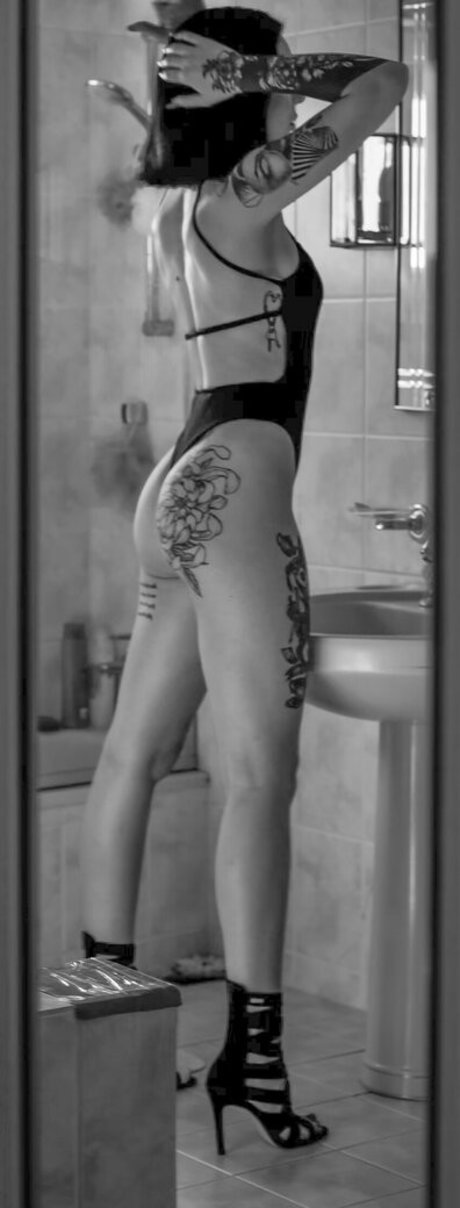 Doga Tumer sexy nackte foto