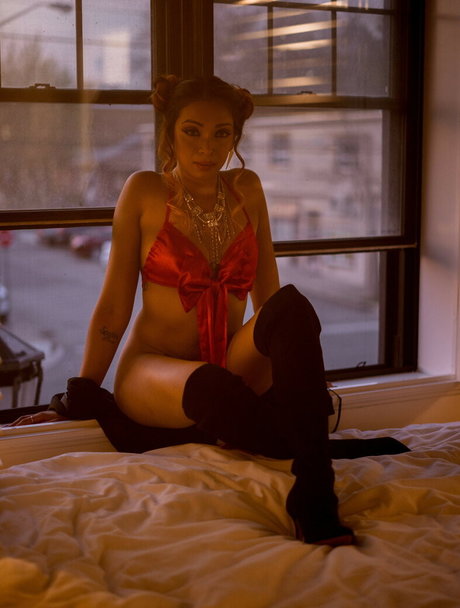 Rubi Satha schöne nackte fotos