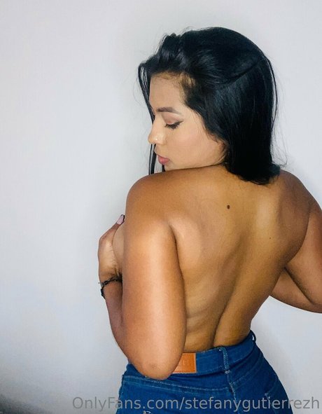 Stefany Gutierrezh akt galerie