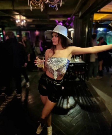 Sol Abelleira erotische schöne galerien