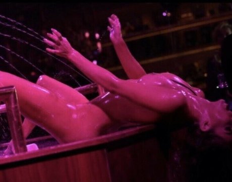 Frankie Fatale freie erwachsene bilder