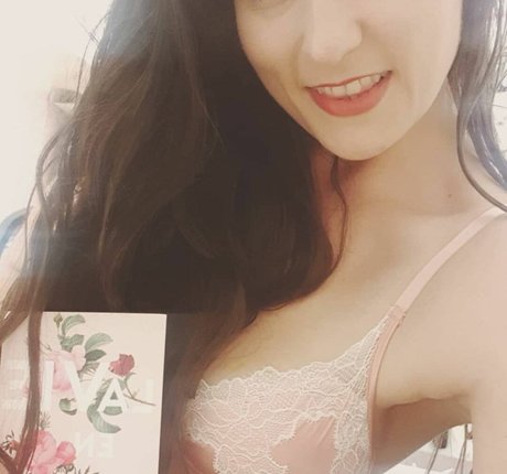 Ivy Rain hübsche archiv