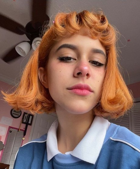 Littlebunnygirl nacktheit pornografische bilder