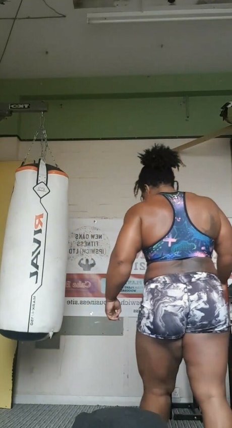 mollige fick-onlyfans exklusive nackt fotos