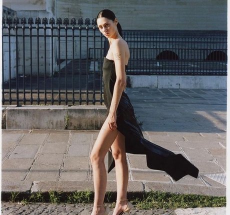 Cont ethics model porno fotos