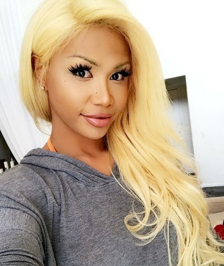 Mia Tasiilemiliona nacktheit heiße galerien