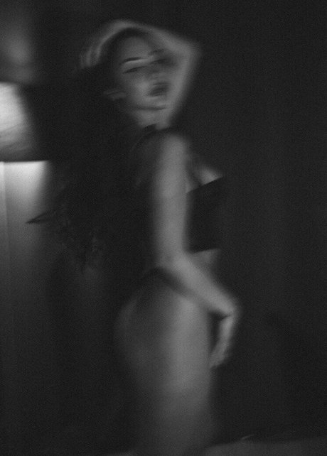 Kristina Azaronak nacktheit schöne bilder