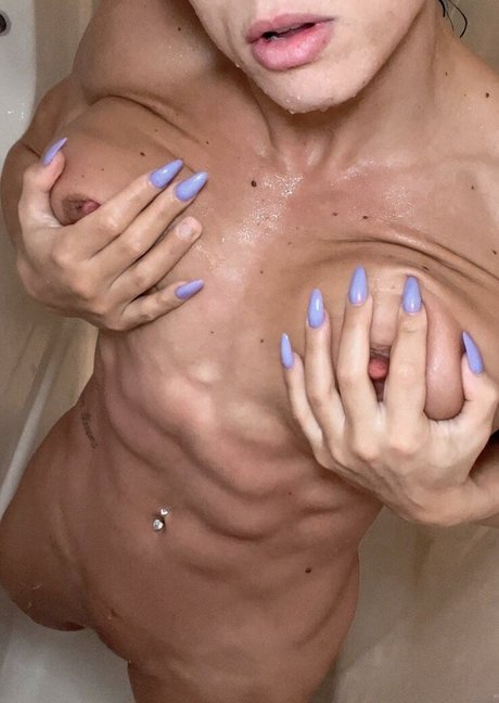 Tay Bae kostenlose nackte galerie