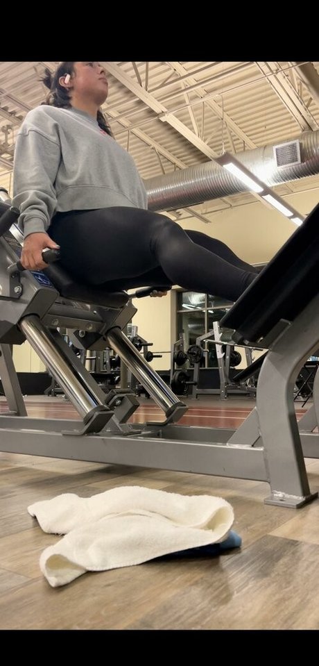 Tay Bae perfekte pornographische bilder