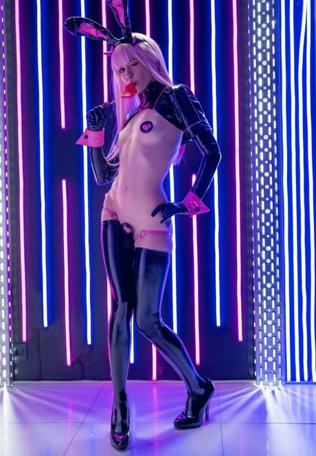 Cute Caterpillar sex pornostar foto