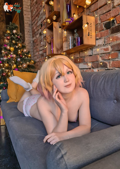 aki puff exklusive sexy foto