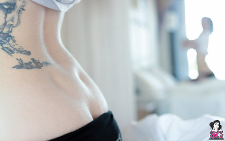 Ellie Alien ASMR pornostar schöne galerie