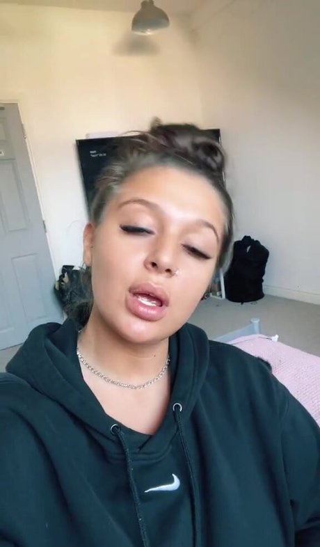 naughtybabeoxo pornostar perfekte galerie