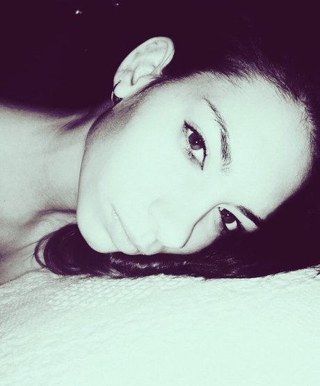 Bella s Toy Chest model nackt bilder